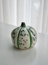 Load image into Gallery viewer, Ceramic Speckled Green Pumpkin
